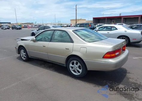 1997 Lexus Es 300 z USA, uszkodzony, nr VIN JT8BF22G1V0083019